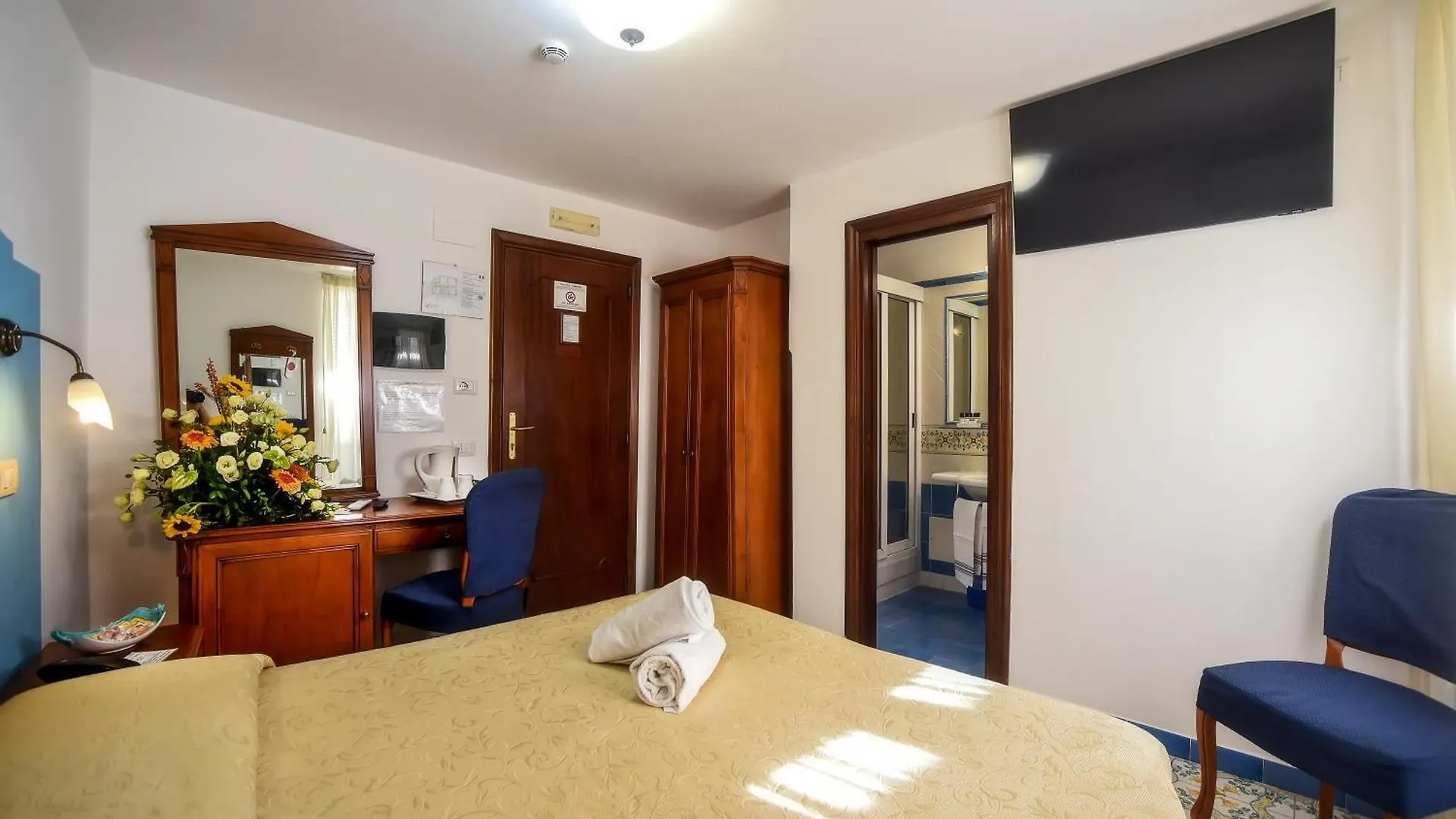Amalfi Hotel Centro Storico 3*,